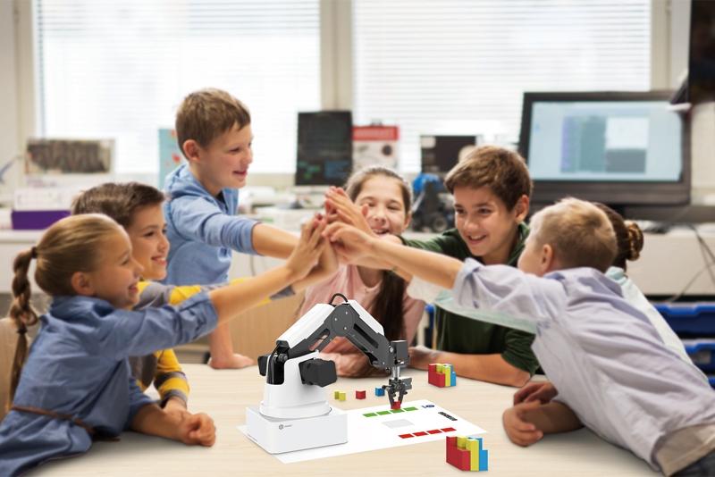 4 Ways Classrooms All Over the World are Using DOBOT Magician to Build 21st Century Learners